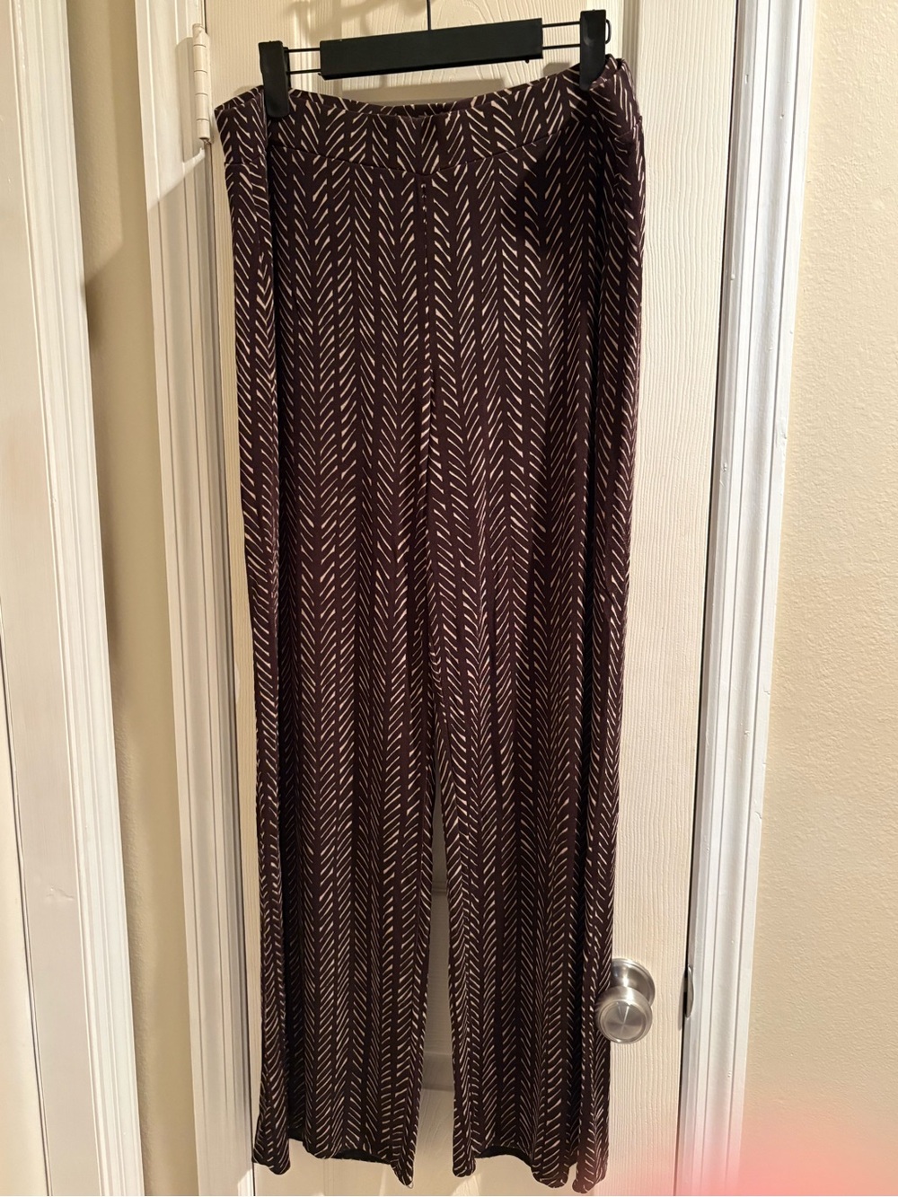 Chico's Wide-Leg Pants in Brown with Cream Chevron Print Size 2 (12)